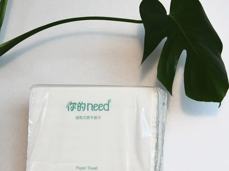 Pack of pull-out mini paper hand towels